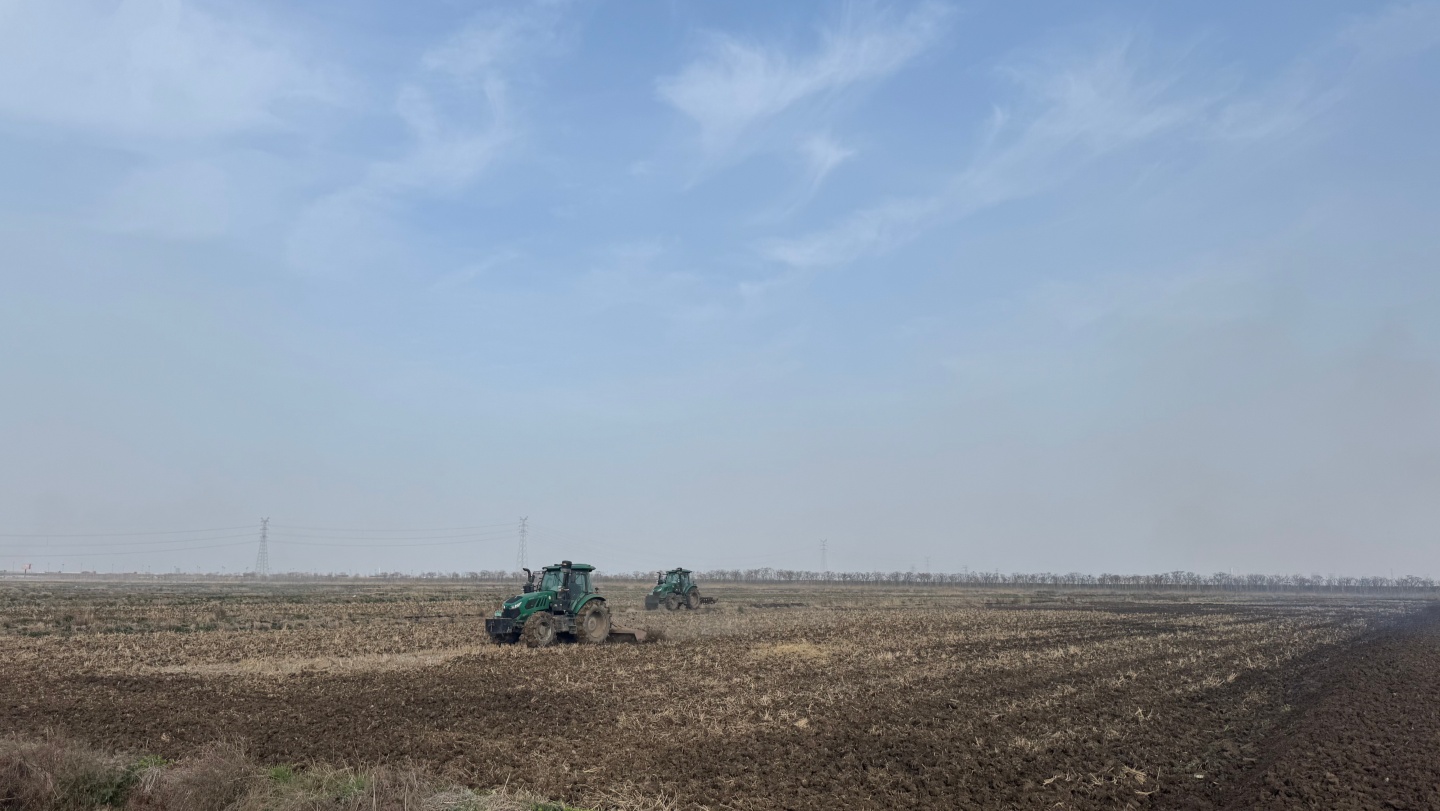 仓储翻耕土地_副本